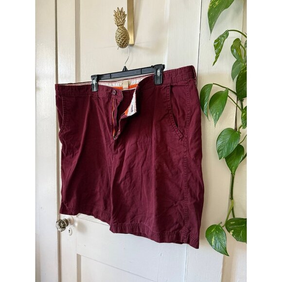 St. John’s Bay men’s size 44 maroon shorts - Picture 2 of 7